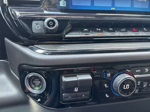 Used 2025 Chevrolet Silverado 1500 ZR2 w/ Technology Package image 30