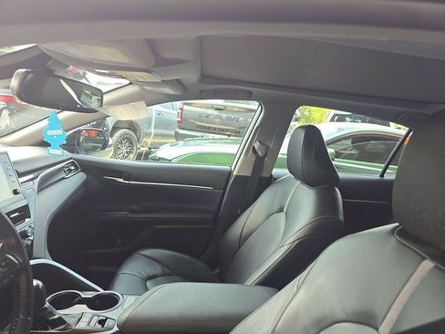 Used 2022 Toyota Camry XSE FWD image 14