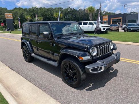 Certified 2025 Jeep Wrangler Unlimited Sahara AWD/4WD image 1