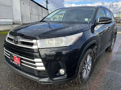 Certified 2018 Toyota Highlander XLE image 1