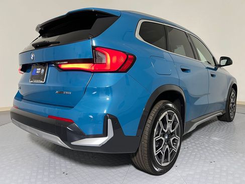 Used 2025 BMW X1 xDrive28i w/ Premium Package image 9