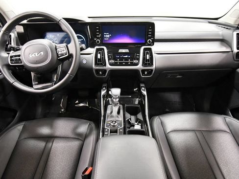 Certified 2023 Kia Sorento SX AWD/4WD image 3