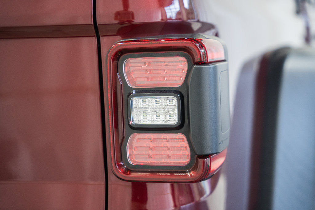 Certified 2021 Jeep Gladiator Rubicon w/ LED Lighting Group AWD/4WD image 6