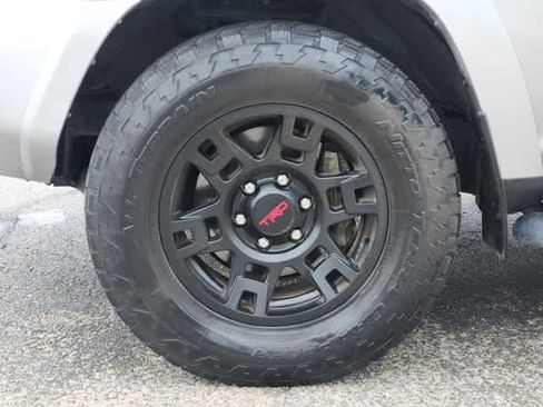 Used 2023 Toyota 4Runner SR5 Premium w/ Moonroof Package RWD image 9