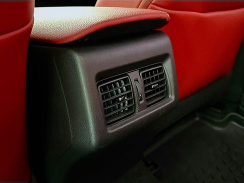 Used 2020 Toyota Camry XSE image 27