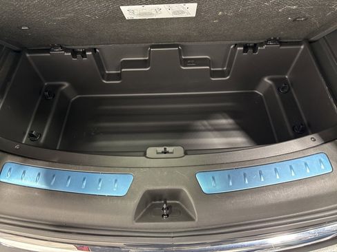 Used 2023 Buick Enclave Essence image 36