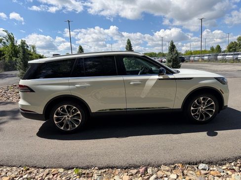 New 2026 Lincoln Aviator Reserve AWD/4WD image 6