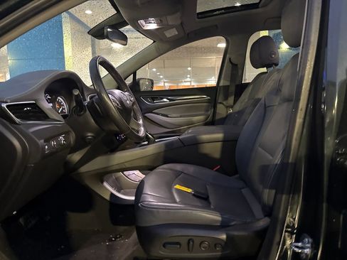 Used 2020 Buick Enclave Premium w/ Sun and Sites Package image 9