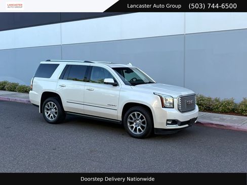 Used 2015 GMC Yukon Denali w/ Premium Package AWD/4WD image 5