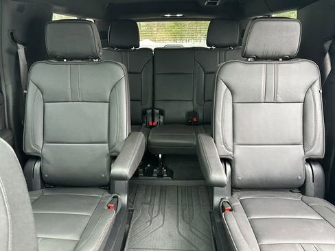 Used 2024 Chevrolet Suburban RST w/ Luxury Package image 38