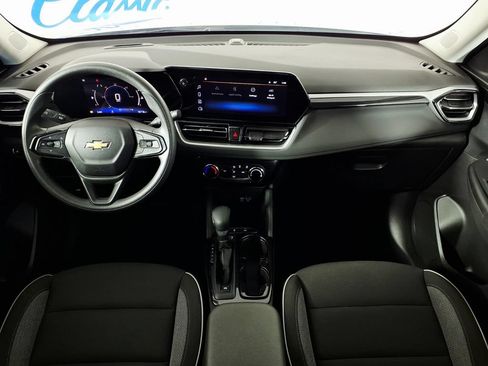 Used 2025 Chevrolet TrailBlazer LT FWD image 14