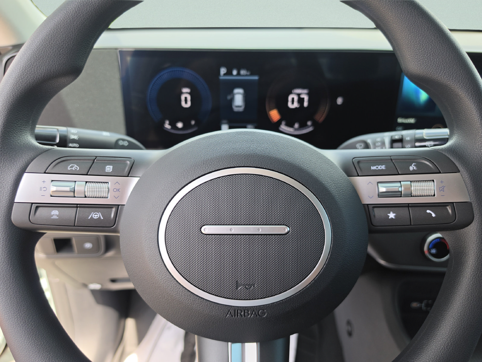 New 2027 Hyundai Kona SE FWD image 32