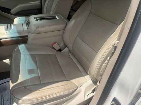 Used 2019 GMC Yukon XL Denali w/ Open Road Package AWD/4WD image 25