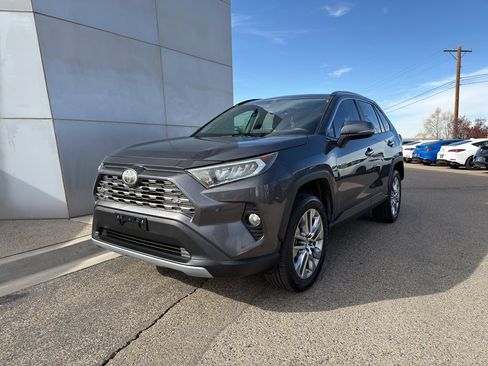 Used 2019 Toyota RAV4 Limited image 3