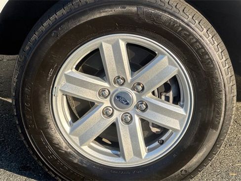 Used 2023 Ford F150 XLT image 41