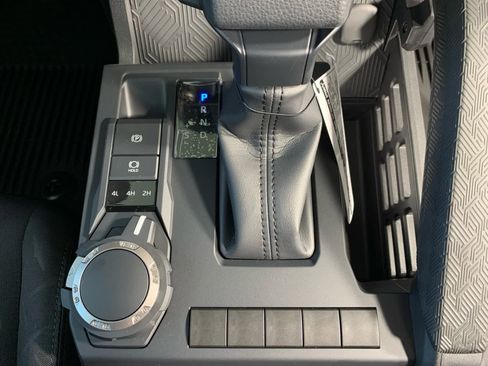 Used 2024 Toyota Tacoma SR image 22