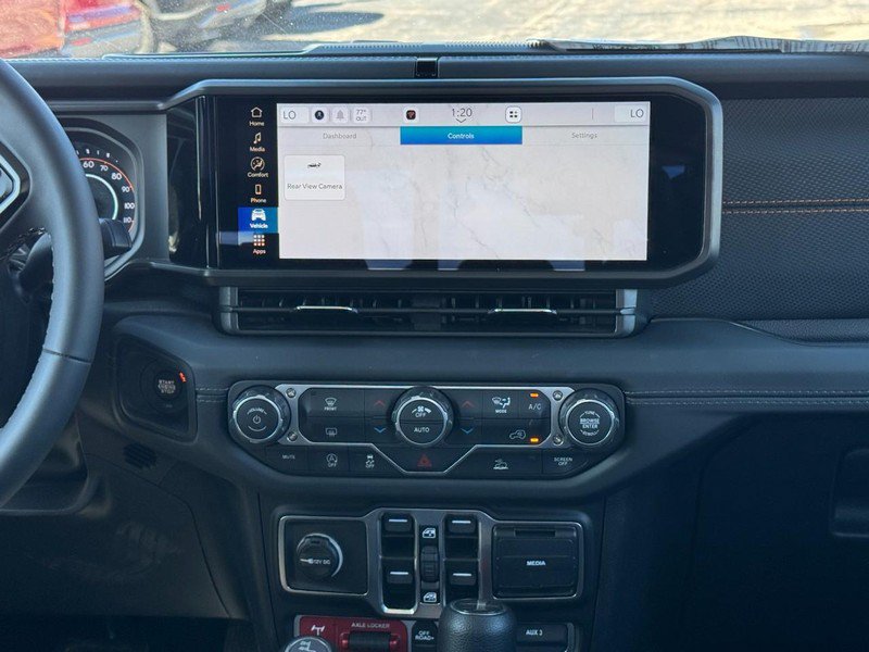 Used 2026 Jeep Gladiator Mojave AWD/4WD image 13