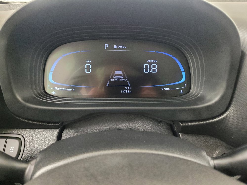 Used 2025 Hyundai Venue SEL FWD image 23