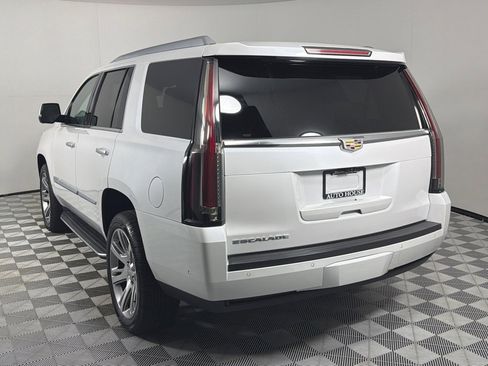 Used 2019 Cadillac Escalade Luxury AWD/4WD image 7