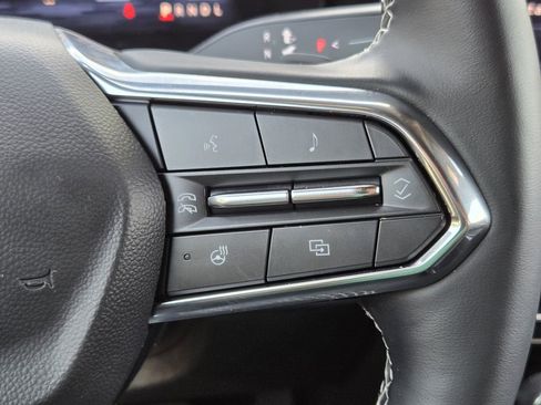 Used 2025 Chevrolet Traverse LT FWD image 28