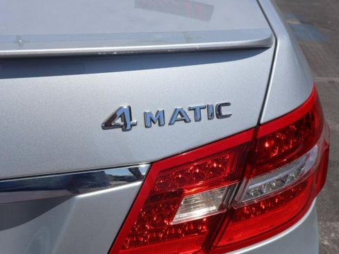 Used 2010 Mercedes-Benz E 350 4MATIC Sedan w/ Premium 2 Pkg image 11
