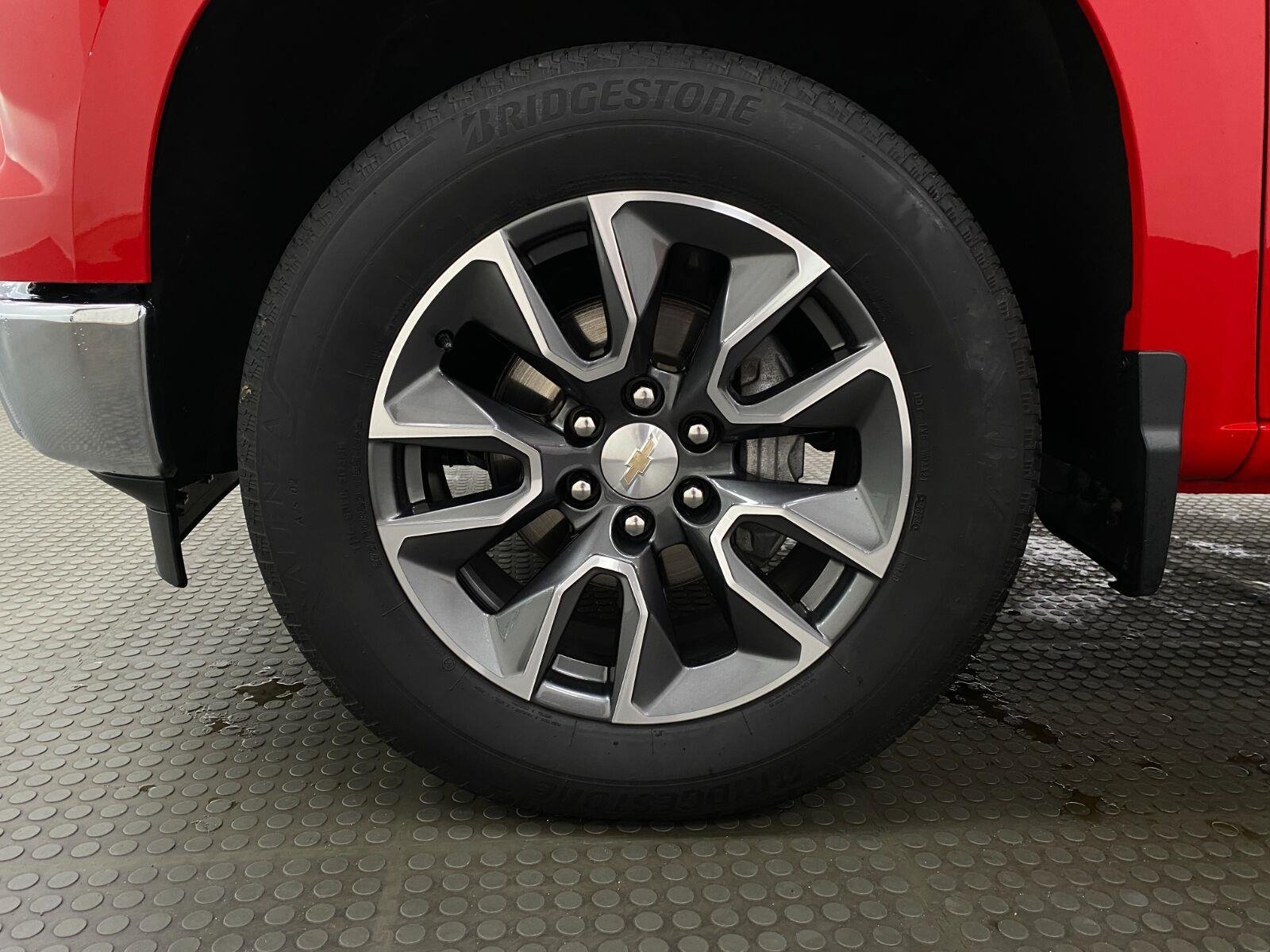 Used 2024 Chevrolet Silverado 1500 LT AWD/4WD image 13