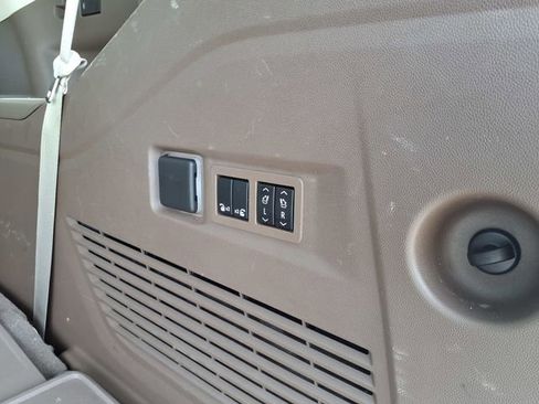 Used 2023 GMC Yukon Denali RWD image 15