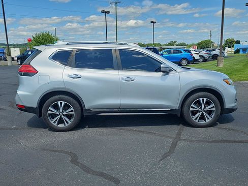 Used 2017 Nissan Rogue SL w/ SL Premium Package AWD/4WD image 4