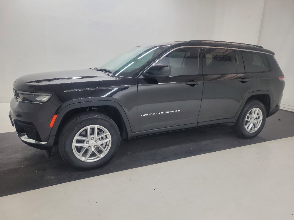 Used 2023 Jeep Grand Cherokee L Laredo AWD/4WD image 2
