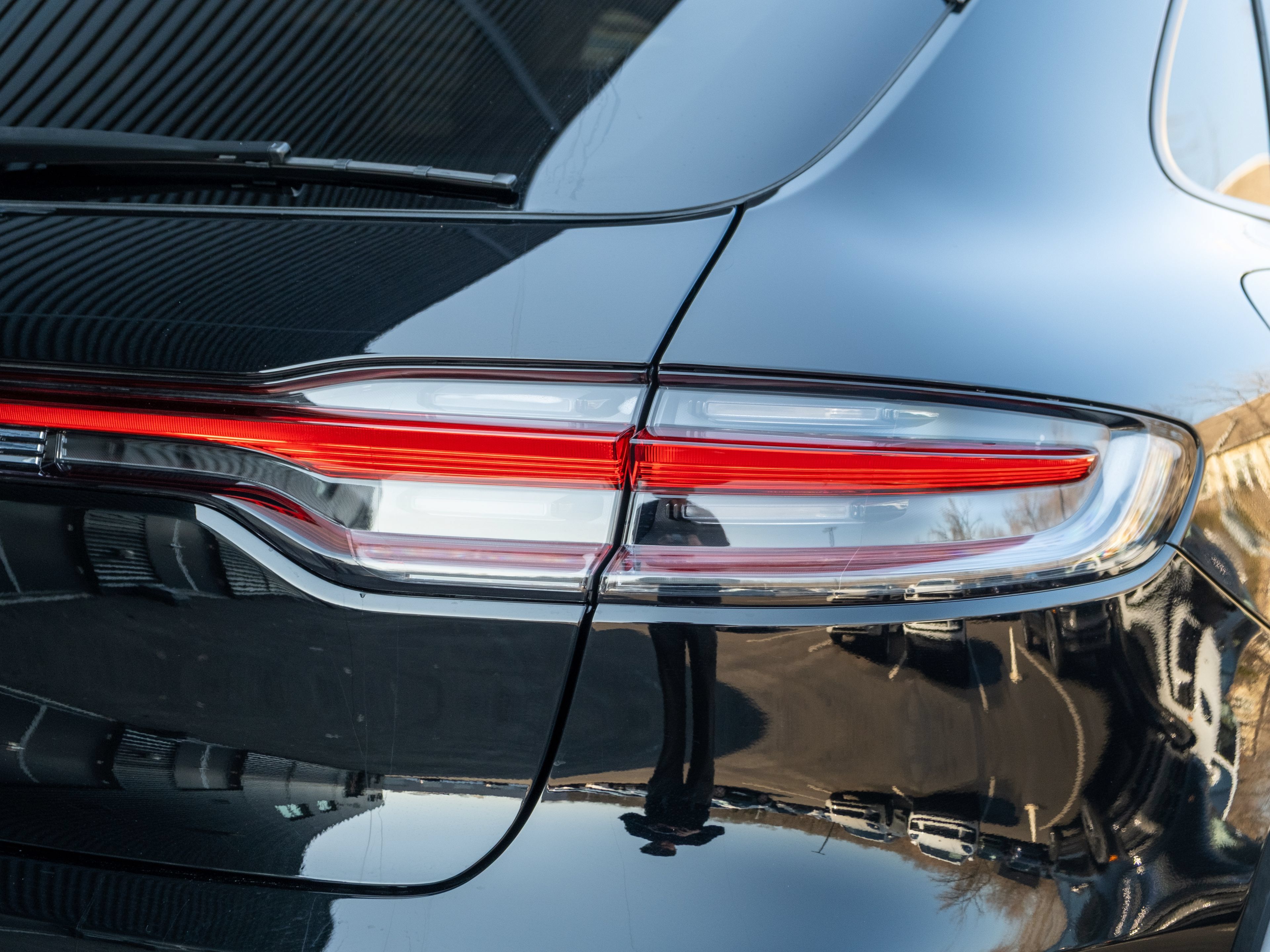 Certified 2026 Porsche Macan AWD/4WD image 16