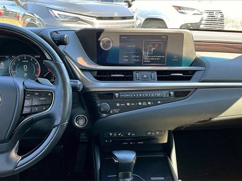 Used 2020 Lexus ES 350 w/ Premium Package image 9