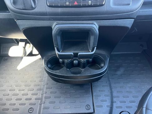 Used 2024 RAM ProMaster 2500 w/ Convenience Group FWD image 16
