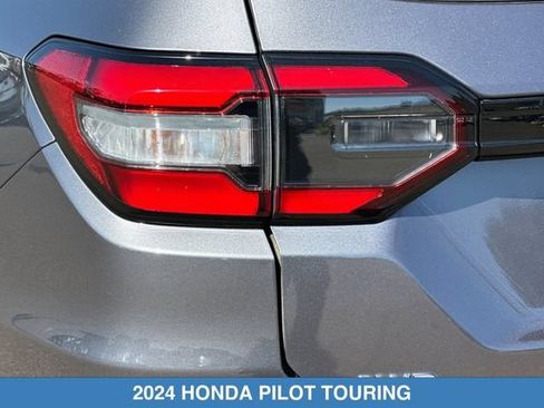 Certified 2024 Honda Pilot Touring image 32