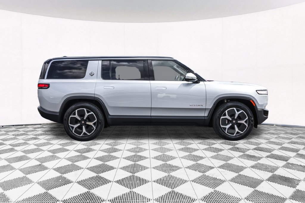 Used 2024 Rivian R1S Adventure Dual AWD/4WD image 13