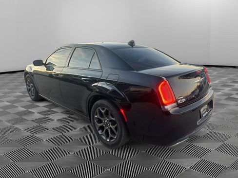 Used 2018 Chrysler 300 S image 5