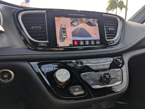 New 2026 Chrysler Pacifica Select w/ S Appearance Package FWD image 22