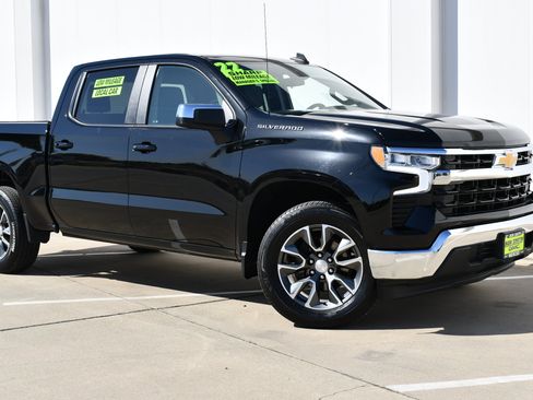 Used 2022 Chevrolet Silverado 1500 LT image 2