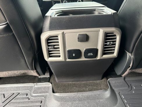 Used 2017 Ford F250 Lariat w/ Lariat Ultimate Package AWD/4WD image 23