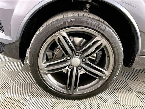 Used 2014 Audi Q7 3.0T S line Prestige w/ S Line Package image 7
