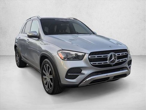 Used 2025 Mercedes-Benz GLE 450 4MATIC image 3