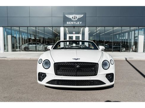 Used 2022 Bentley Continental GT V8 image 17