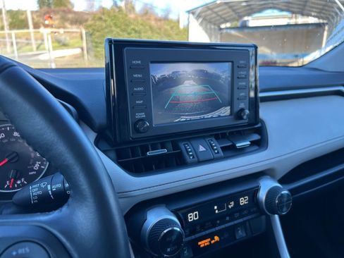 Used 2019 Toyota RAV4 XLE Premium image 19