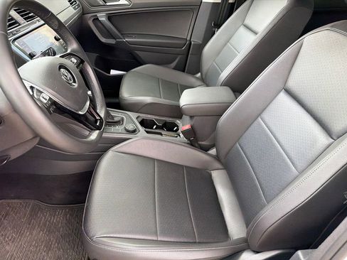 Used 2020 Volkswagen Tiguan SEL AWD/4WD image 9