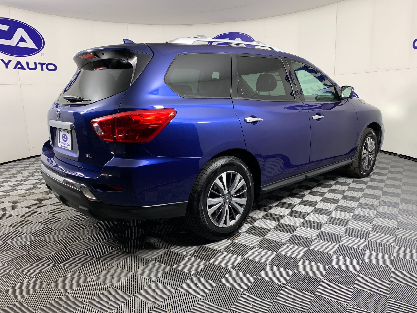 Used 2020 Nissan Pathfinder SL FWD image 3