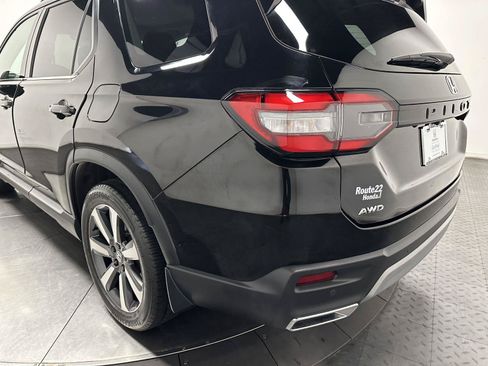 Certified 2023 Honda Pilot Touring image 10