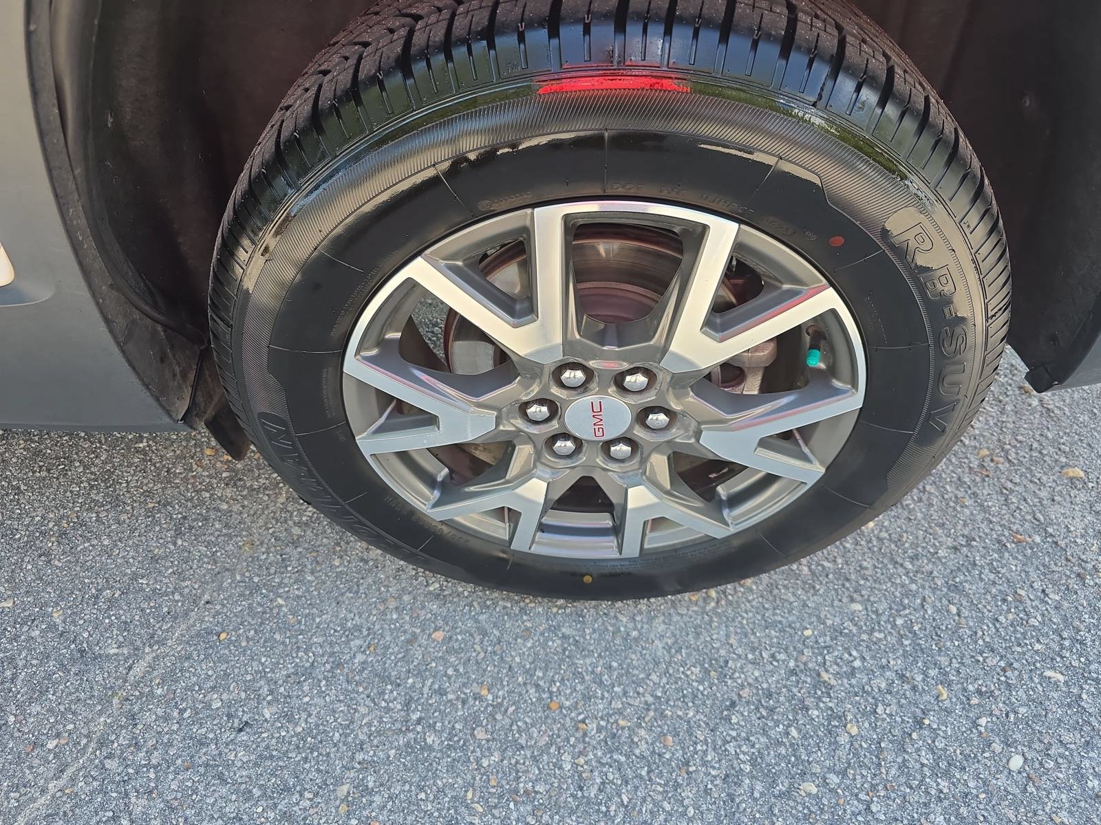 Used 2022 GMC Acadia SLE w/ Driver Convenience Package FWD image 33