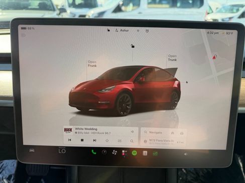 Used 2023 Tesla Model Y Long Range AWD/4WD image 26