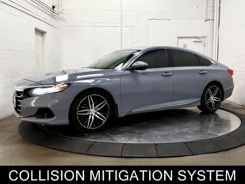 Used 2022 Honda Accord Touring image 4