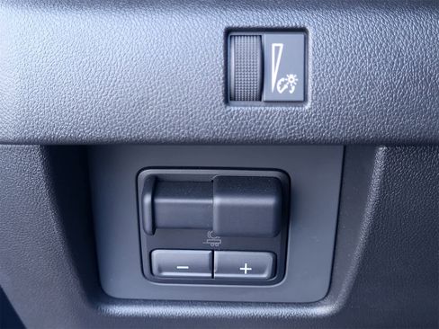 Used 2025 Chevrolet Colorado Trail Boss image 20