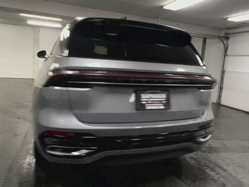 Used 2024 Lincoln Nautilus Reserve w/ Equipment Group 202A AWD/4WD image 7